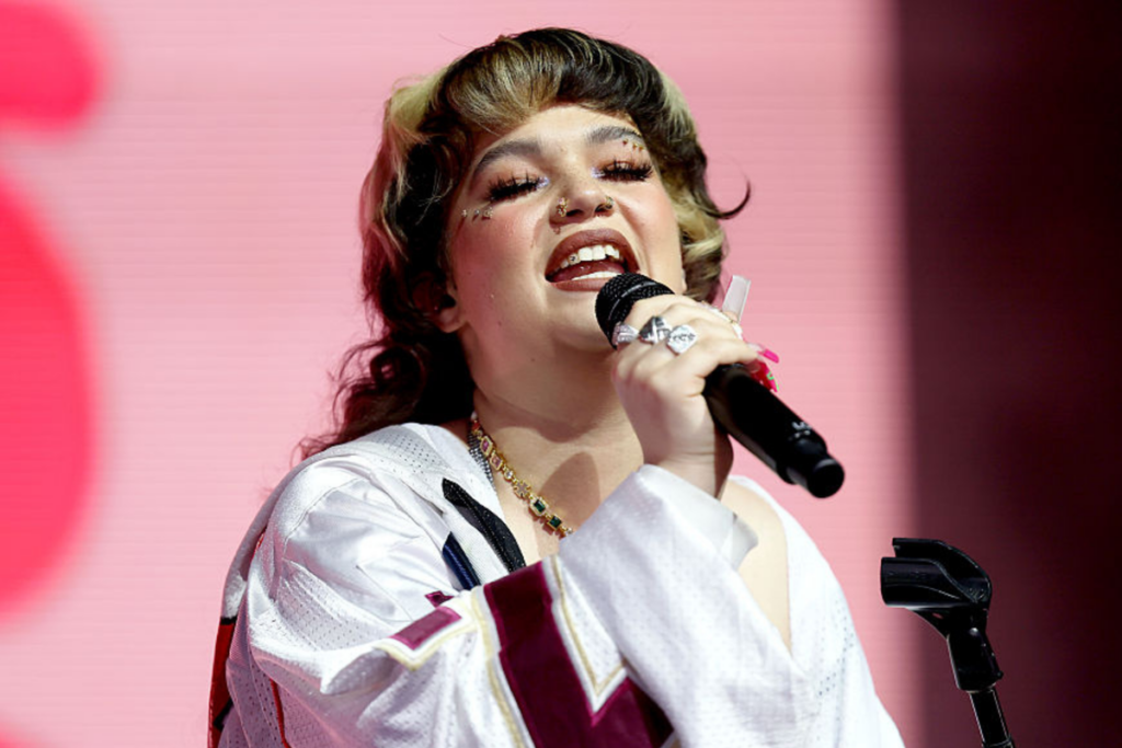 Lola Young Discusses Addiction Treatment and AA Participation Following On-Stage Collapse