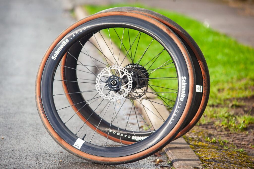 Review of the Schmolke TLO 50: The Lightest Wheels Tested, Offering Exceptional Performance