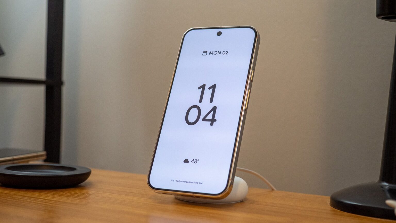 Pixel Users Report Persistent Freezing Issues with Always-On Display Following March Patch Update